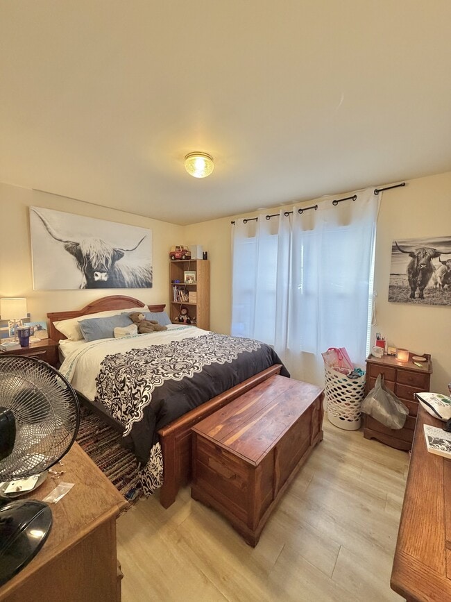 Building Photo - 305 Lake St