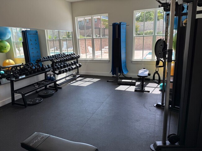 Building Photo - 3 bed 2 bath 2 car in  bungalow Heights, b...