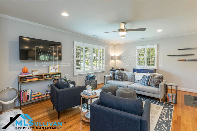 Building Photo - 4500 Lakemont Dr