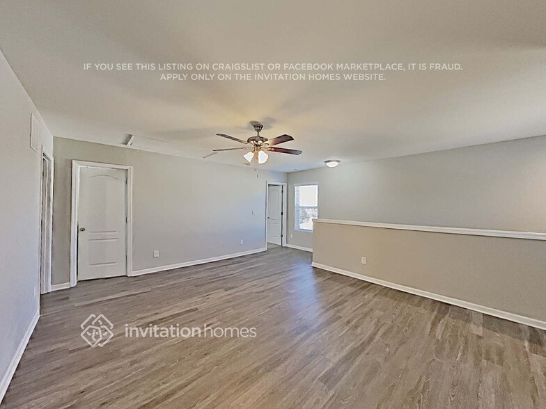 Building Photo - 9238 Magnolia Lily Ave