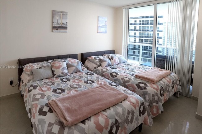 Building Photo - 1830 S Ocean Dr