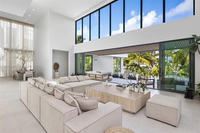 Building Photo - 773 NE 77th Terrace