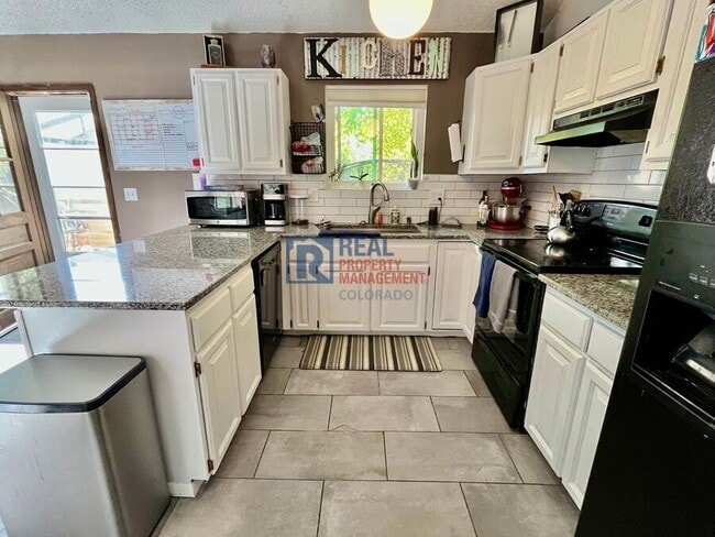 Building Photo - 1133 S Newland Pl