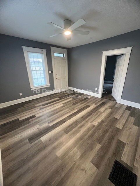 Building Photo - 706 W Johnson St