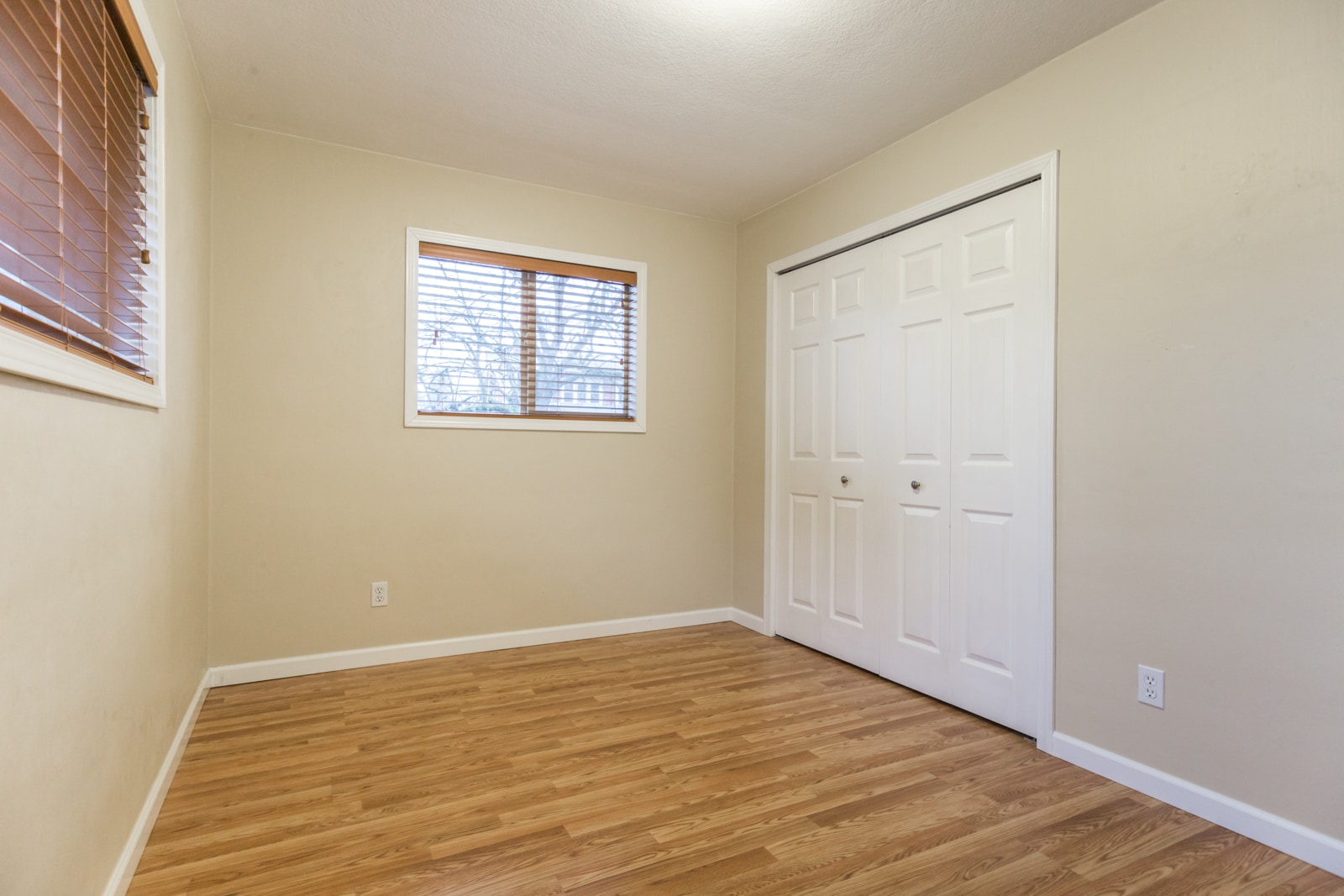 bedroom 2 - 5703 N Commercial Ave