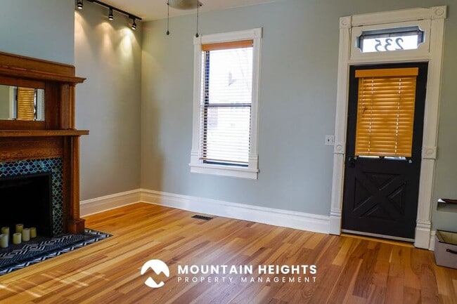 Building Photo - 235 Reed Ave N