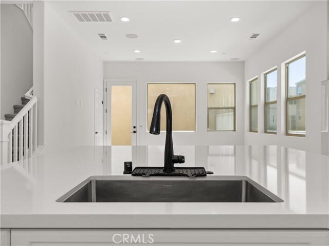 Building Photo - 27448 Pioneer Ct