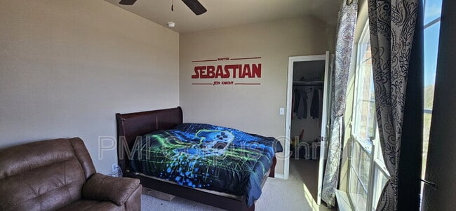 Building Photo - 7813 Cattlemen Dr