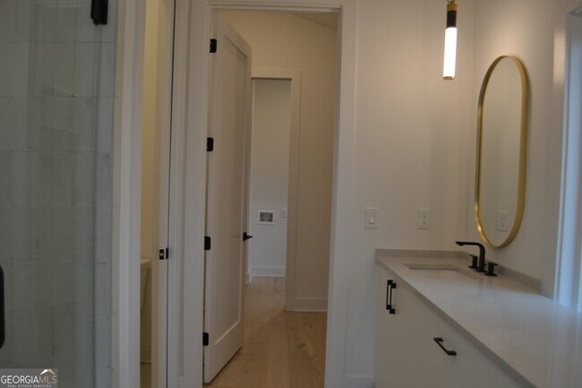 Building Photo - 370 2nd St