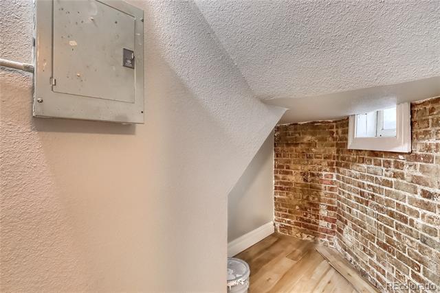 Building Photo - 2607 E 14th Ave