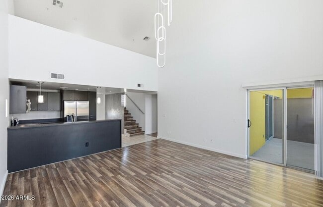 Building Photo - 1111 W University Dr