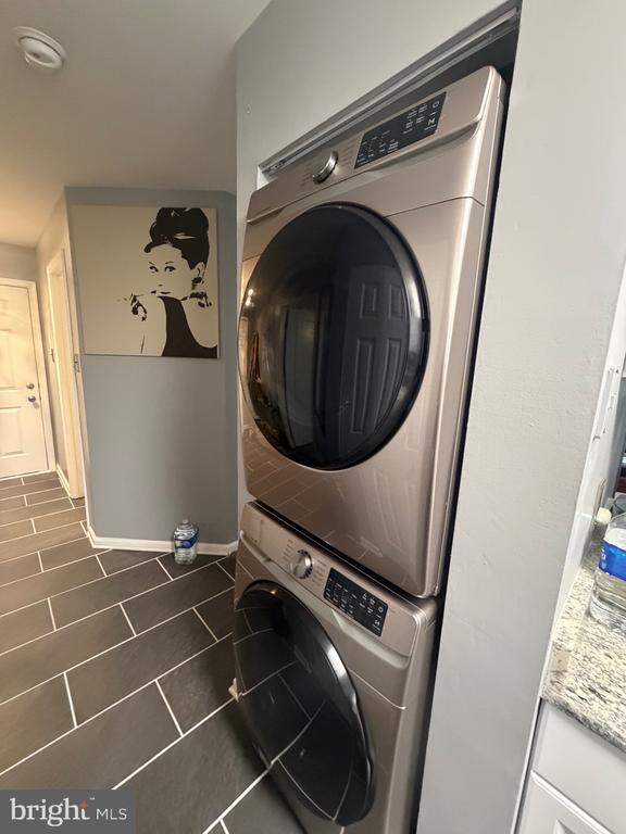 Building Photo - 809 Willings Way