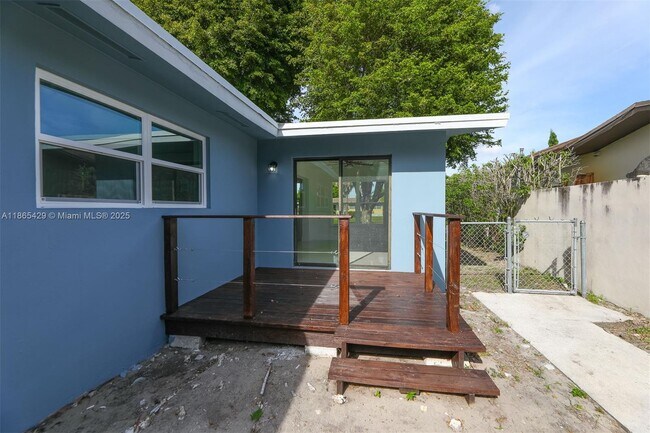 Building Photo - 832 NW 28th St