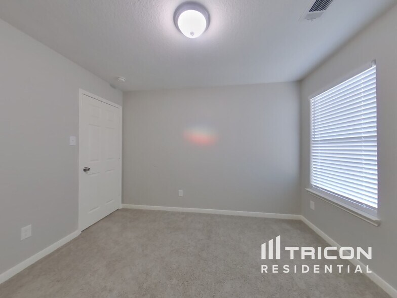 Building Photo - 4123 Pedernales River Ln