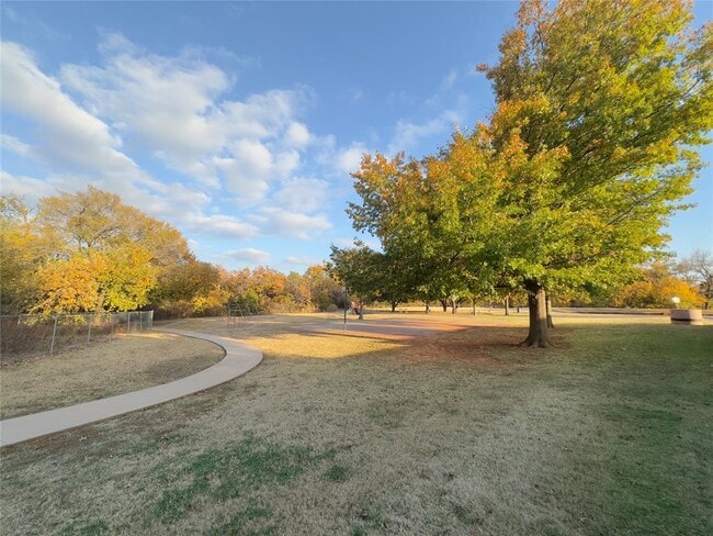 Building Photo - 408 Little Chisholm Cir