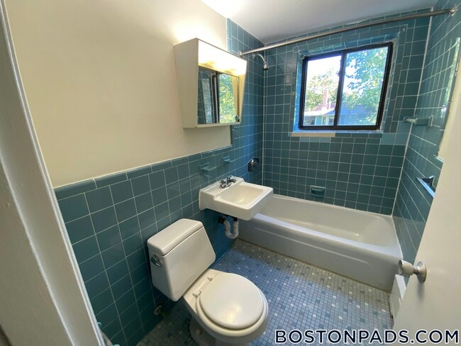 Building Photo - 15 Chester St