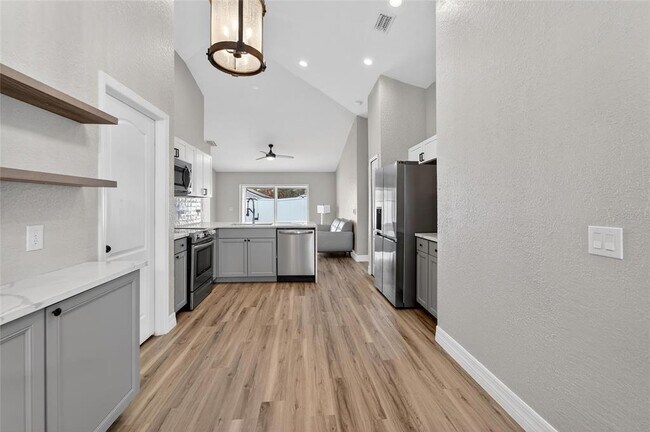 Building Photo - 523 Napa Valley Cir