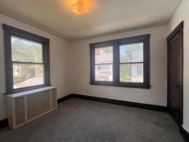 Building Photo - 2224 Iowa St