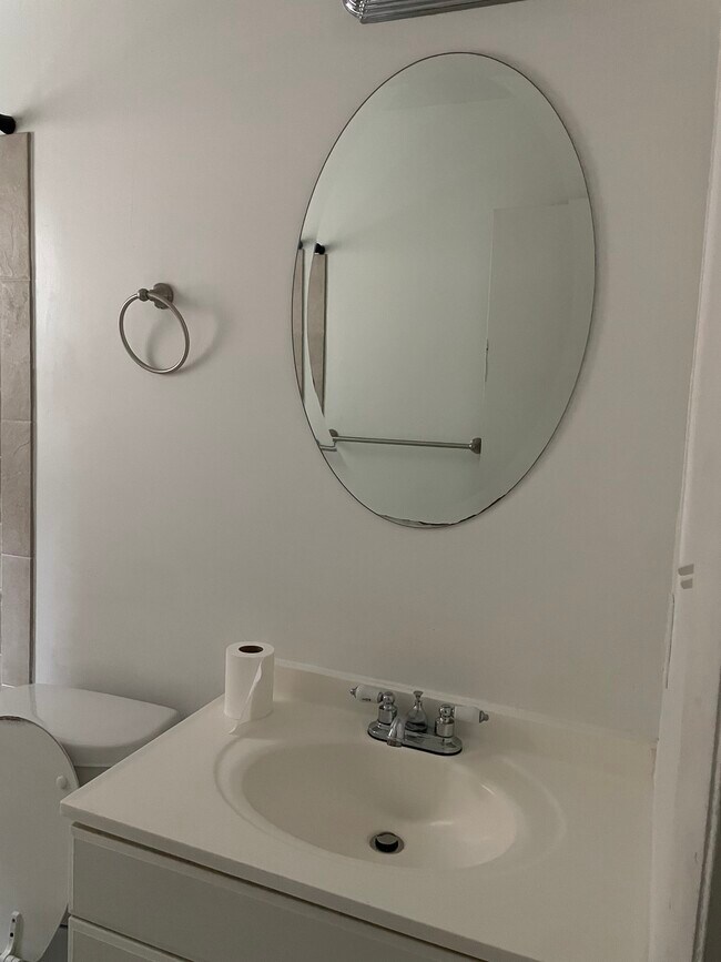 Building Photo - 2710 Fort Baker Dr SE