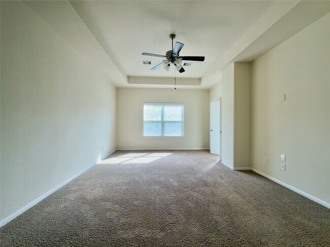 Building Photo - 17035 Amarose Dr