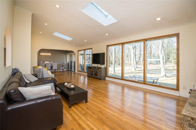 Building Photo - 119 Hicks Ln