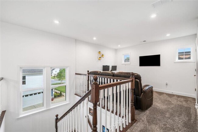 Building Photo - 2121 Harmony Dr