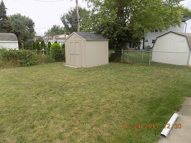 Building Photo - 8783 Lozen Dr