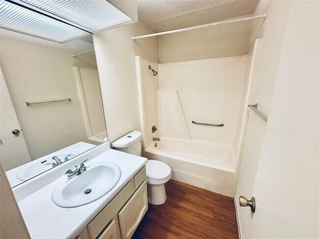 Building Photo - 12504 Tree Line Dr