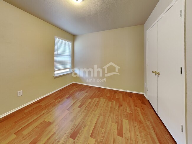 Building Photo - 721 Nancy Dr