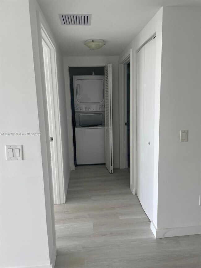 Building Photo - 4250 Biscayne Blvd