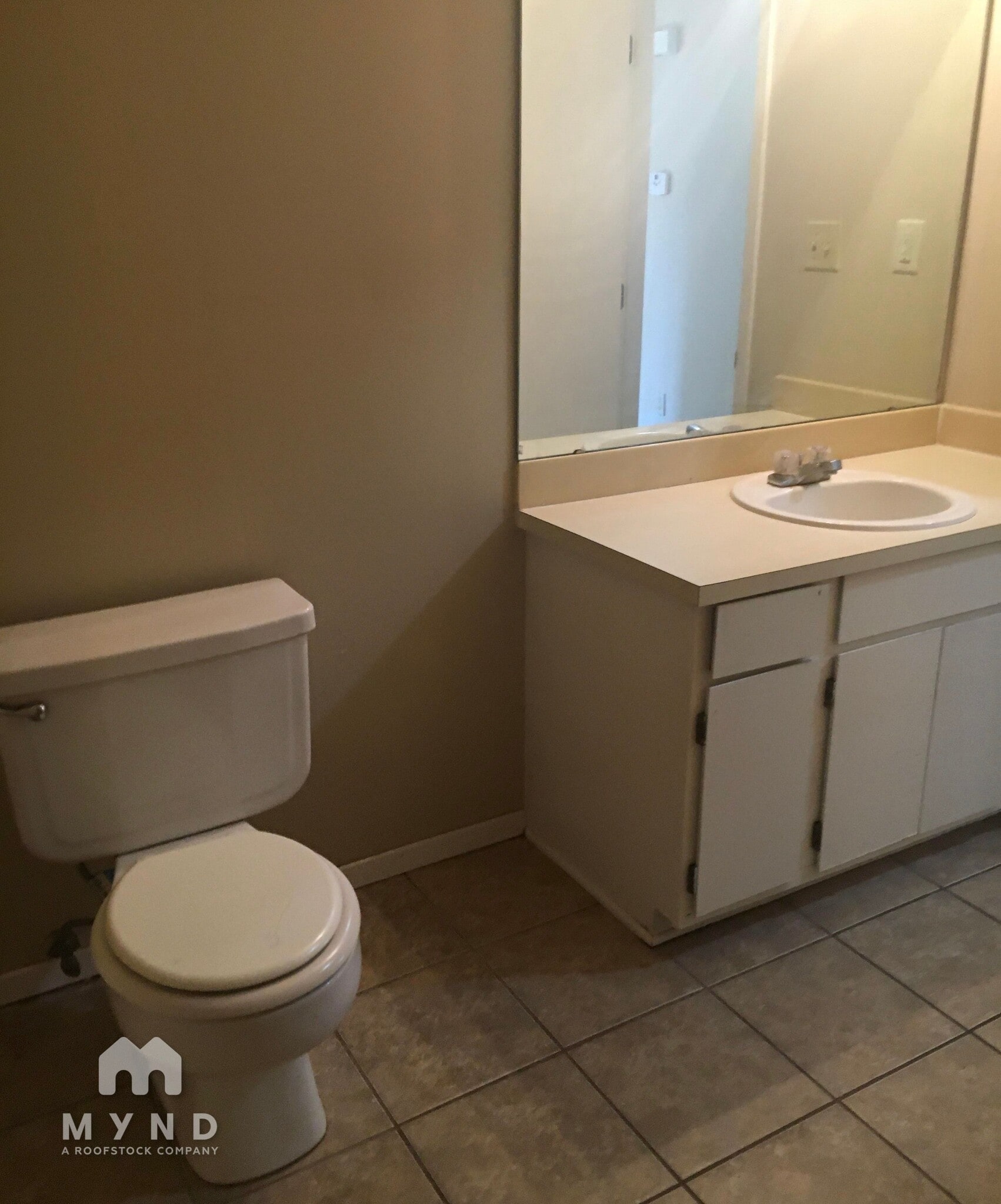 Building Photo - 1038 W Cherokee St