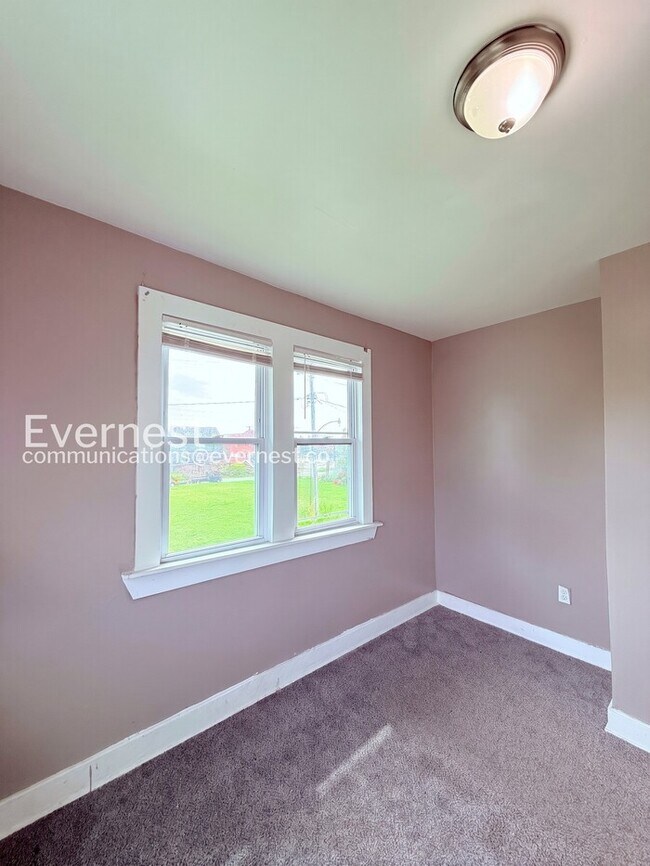 Building Photo - 2541 Monterey St