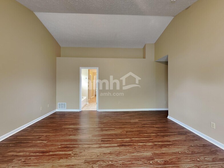 Building Photo - 6591 W Irving Dr
