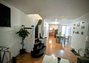 Building Photo - 5502 Thomas Ave