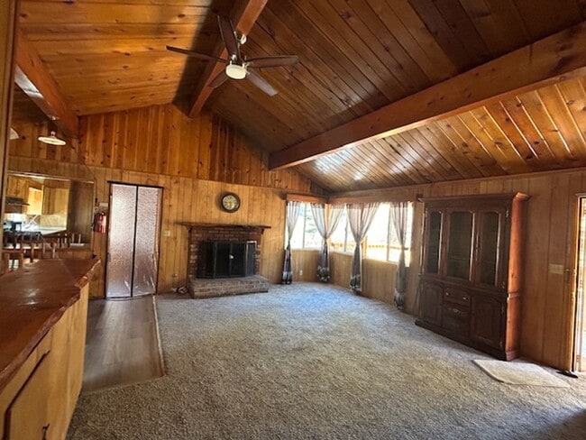 Building Photo - Moonridge 2 Bedroom with laundry room