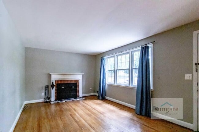 Building Photo - 326 Lincoln Ave