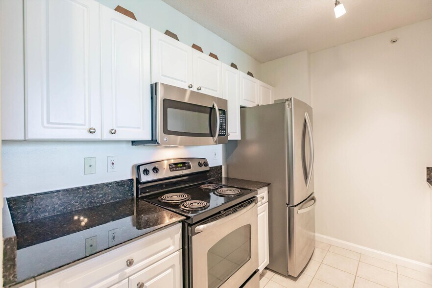 Building Photo - 651 Okeechobee Blvd