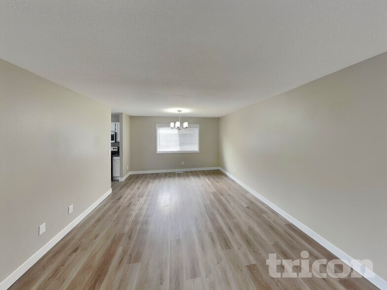 Building Photo - 16209 NE 12th St