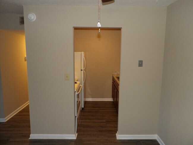 Building Photo - 434 Harrodswood Rd