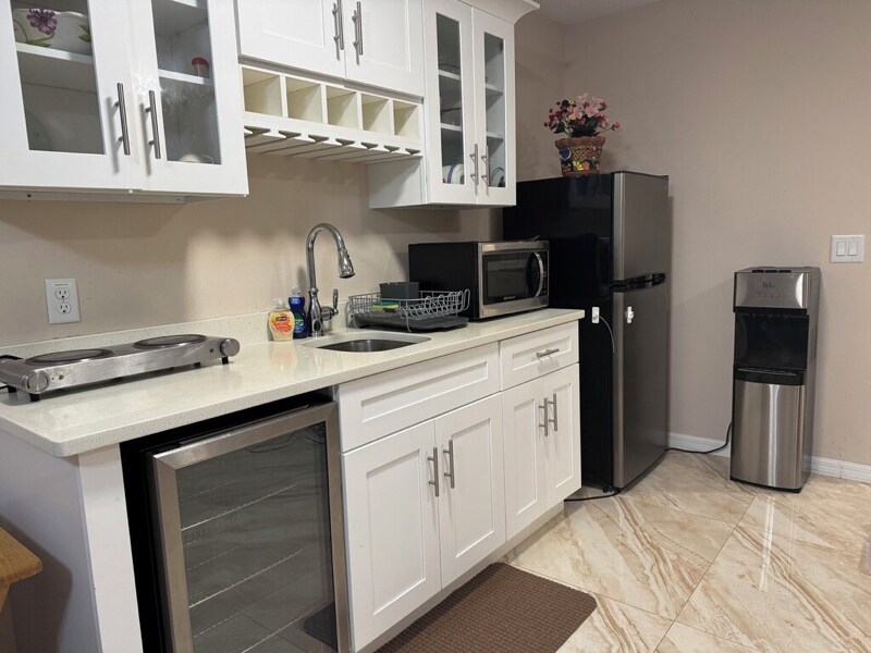 Building Photo - 1355 25th Ave E