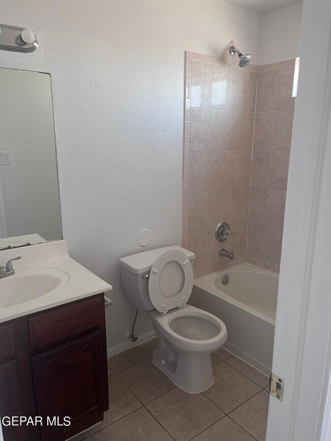 Building Photo - 14061 Tierra Leona Dr