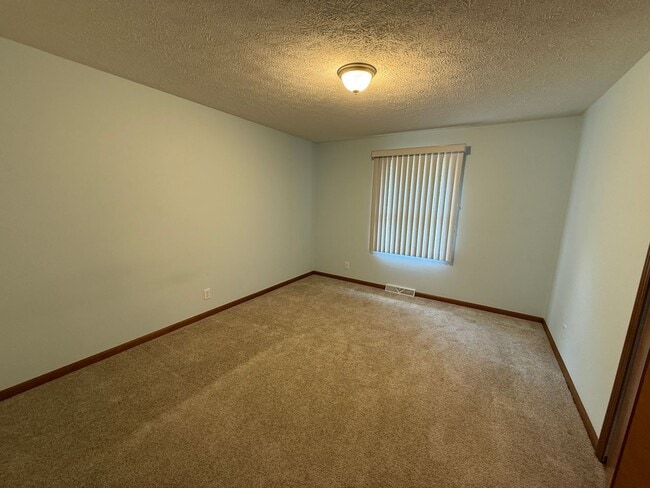 Building Photo - Nice Home for Rent in Downtown Wakarusa