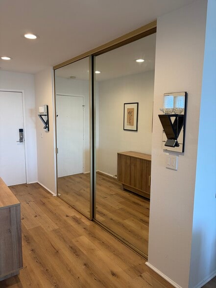 Entryway with large closet - 8530 Holloway Dr