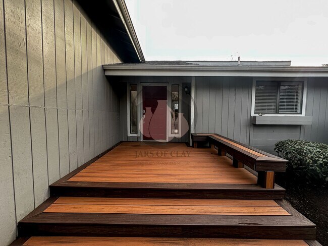 Building Photo - Winter Move in Special* $700 Off First Ful...