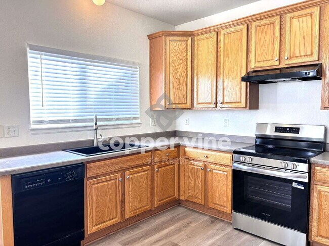 Building Photo - 2538 E 127th Ct