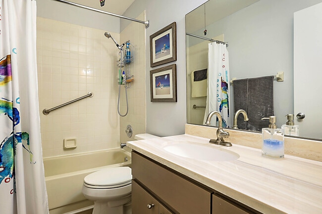 Building Photo - 8071 SE Villa Cir