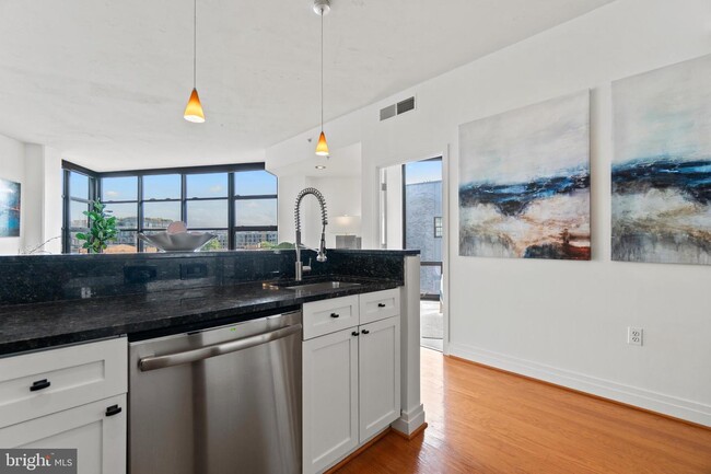 Building Photo - 2120 Vermont Ave NW