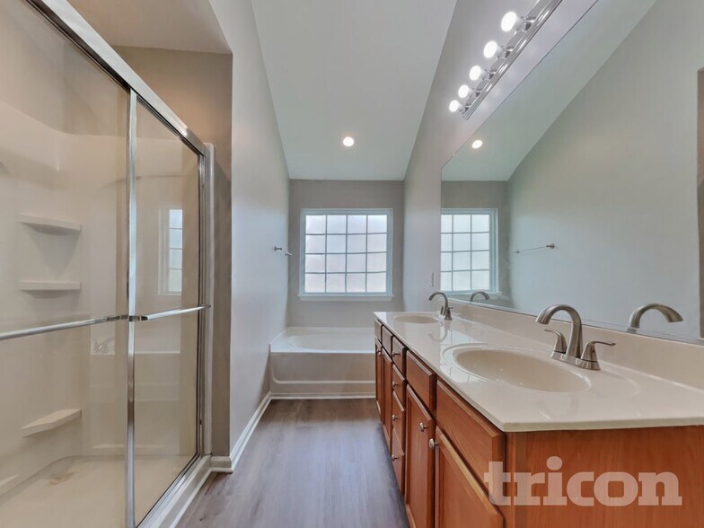 Building Photo - 4103 Laurel Creek Dr