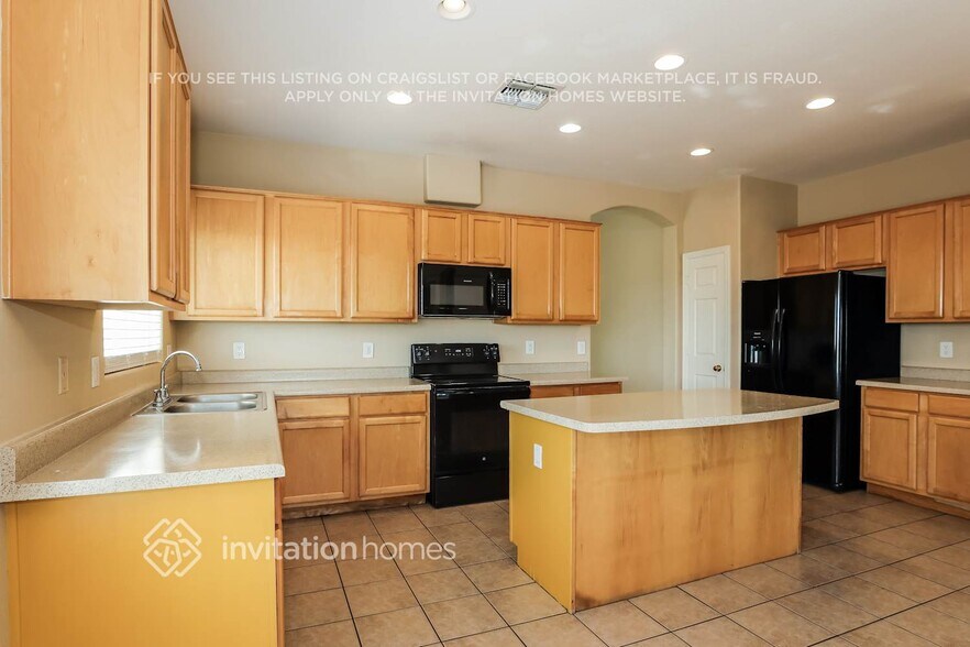 Building Photo - 12355 W Tonto St