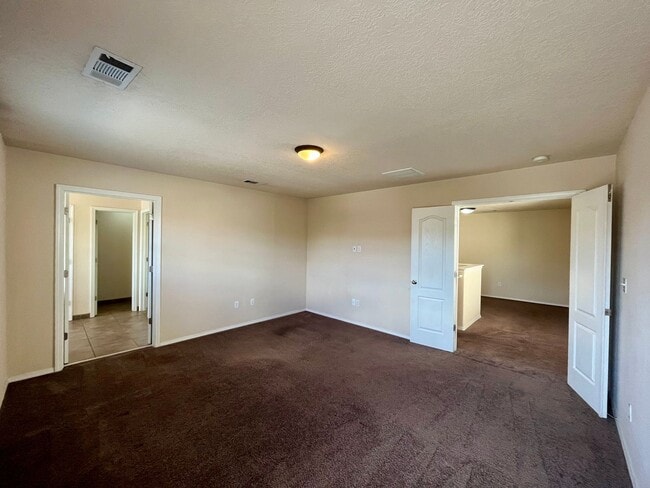 Building Photo - Spacious 3 Bedroom 2.5 Bathroom Home In Victory Hills!